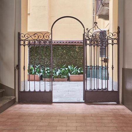 Elegante Appartamento Minimal Dai Tocchi Botanici Mediolan Zewnętrze zdjęcie