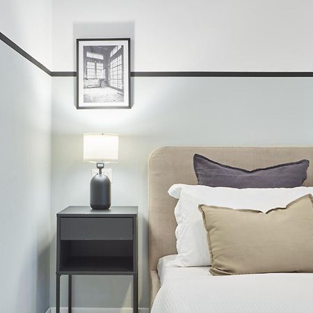 Elegante Appartamento Minimal Dai Tocchi Botanici Mediolan Zewnętrze zdjęcie